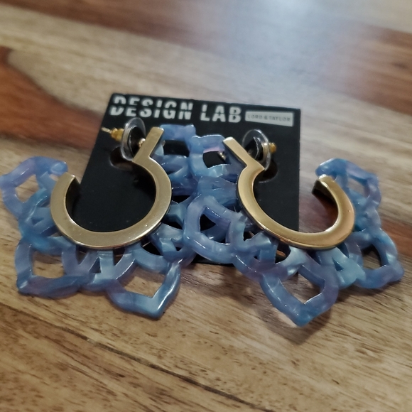 Design Lab Floral Cutout Hoop Earrings Lucite Blue - Picture 3 of 5